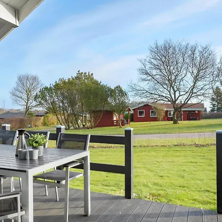 3 Bedroom In Holiday home