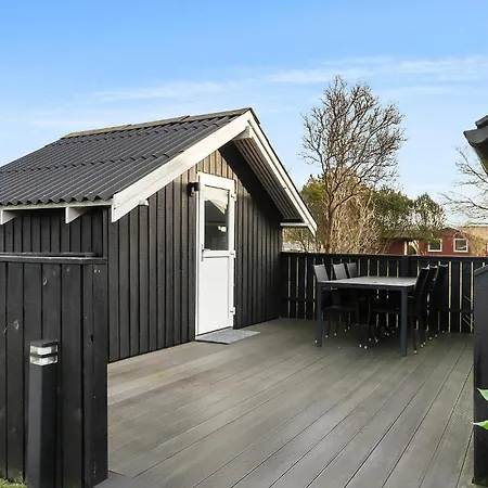 3 Bedroom In Holiday home